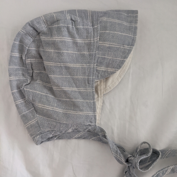 Nest and Nurture gender neutral bonnet 6-12 months - Picture 1 of 2